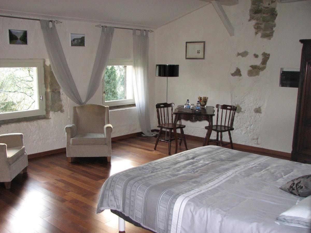 Chambres D'Hotes Domaine Saint-Joly Lasbordes Oda fotoğraf