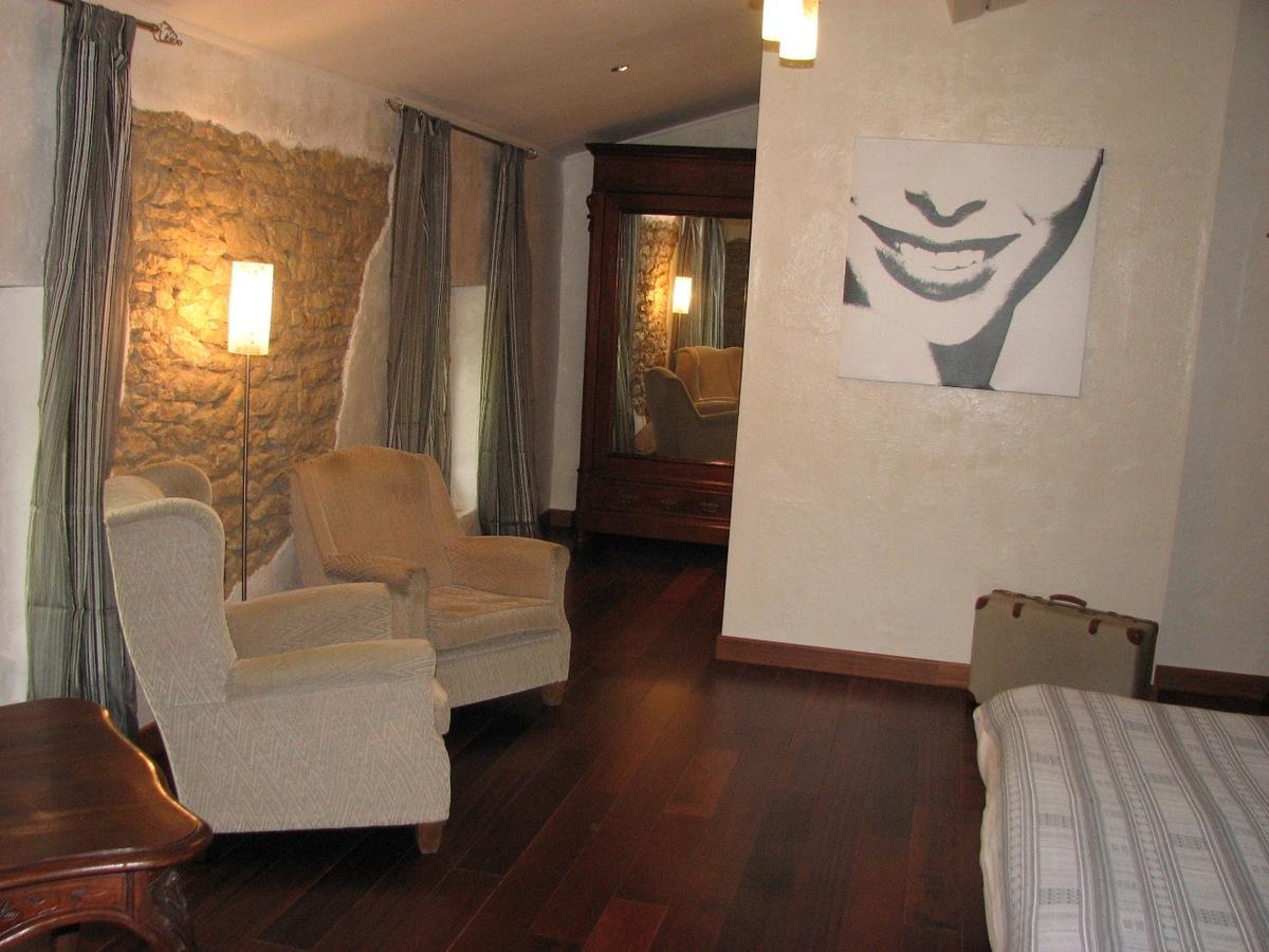 Chambres D'Hotes Domaine Saint-Joly Lasbordes Oda fotoğraf